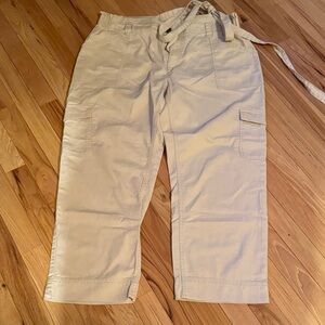 Old Navy Women's Tan Cropped Cargo Pants